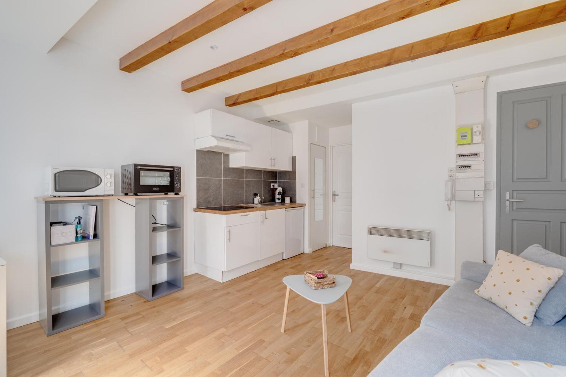 Apartment Wood Mood - *
